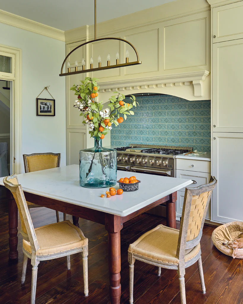 Alexa Collection - Bar Light 8 Lights - Gold